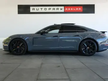 Porsche Panamera 4 S E-Hybrid MEGA-SPEC PCCB BURMESTER