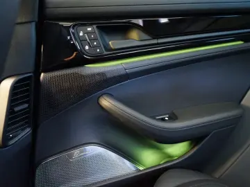 Porsche Panamera 4 S E-Hybrid MEGA-SPEC PCCB BURMESTER