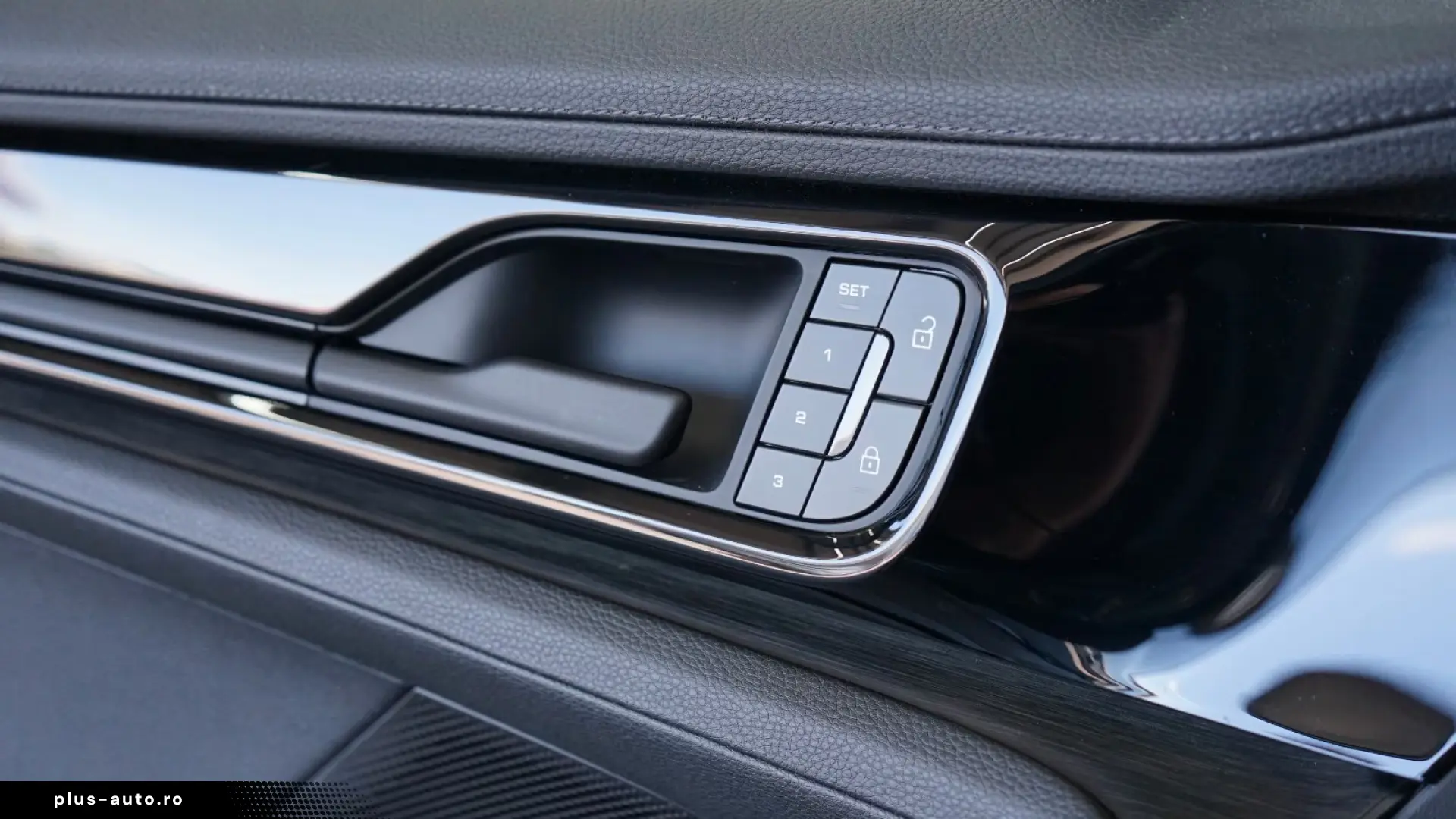 Porsche Panamera 4 S E-Hybrid MEGA-SPEC PCCB BURMESTER