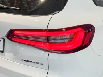 BMW X5 xDrive45e M Sport Laserlicht HUD SHZ DW 0 5%
