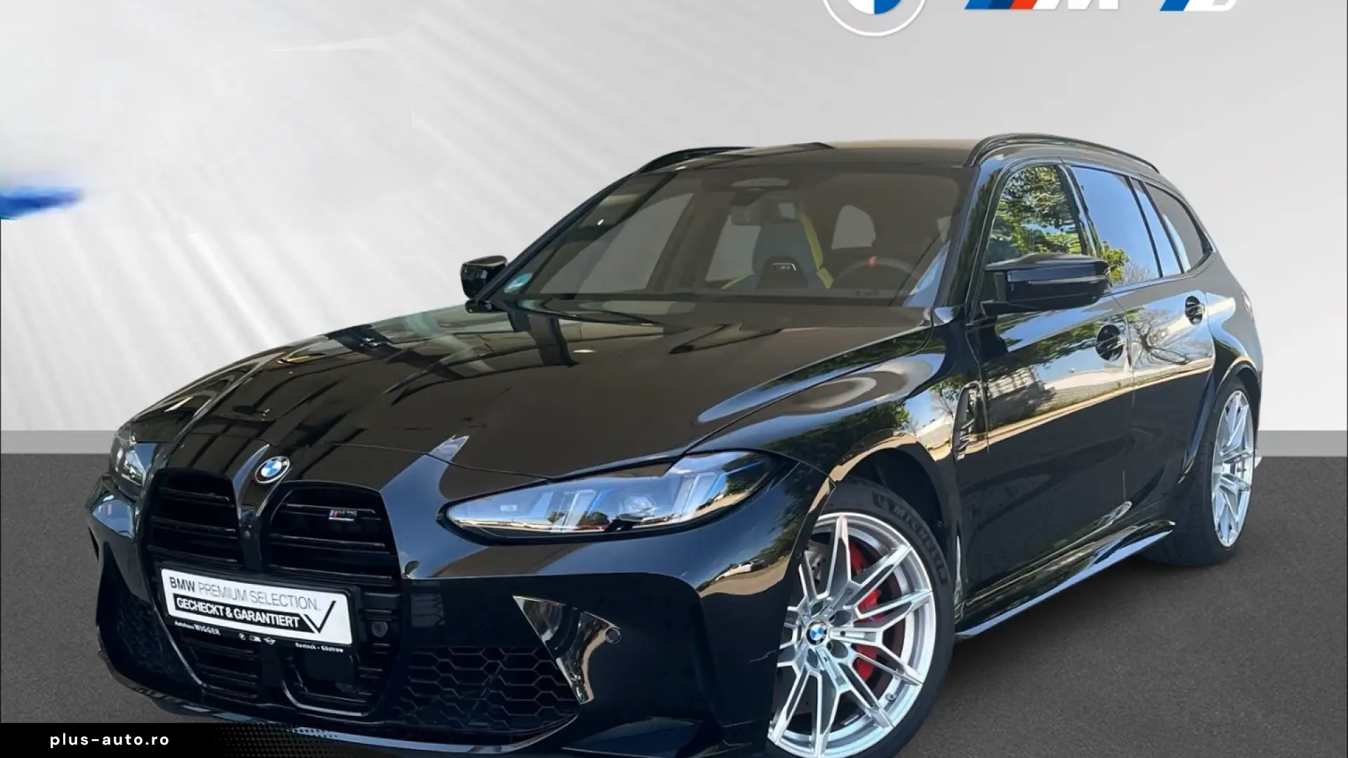 BMW M3 Competition Touring xDrive Blue Interior