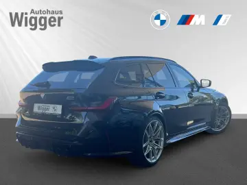 BMW M3 Competition Touring xDrive Blue Interior