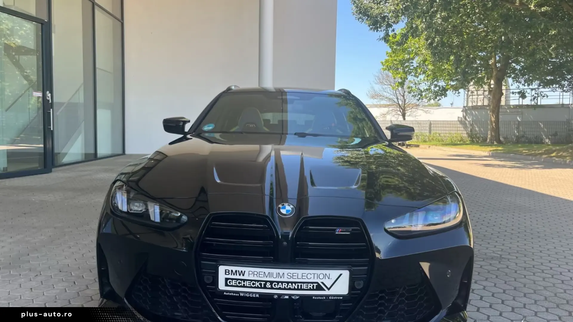 BMW M3 Competition Touring xDrive Blue Interior