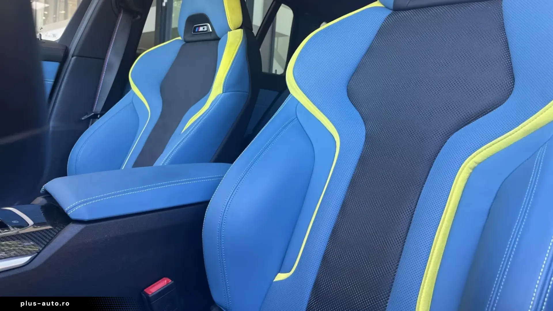 BMW M3 Competition Touring xDrive Blue Interior