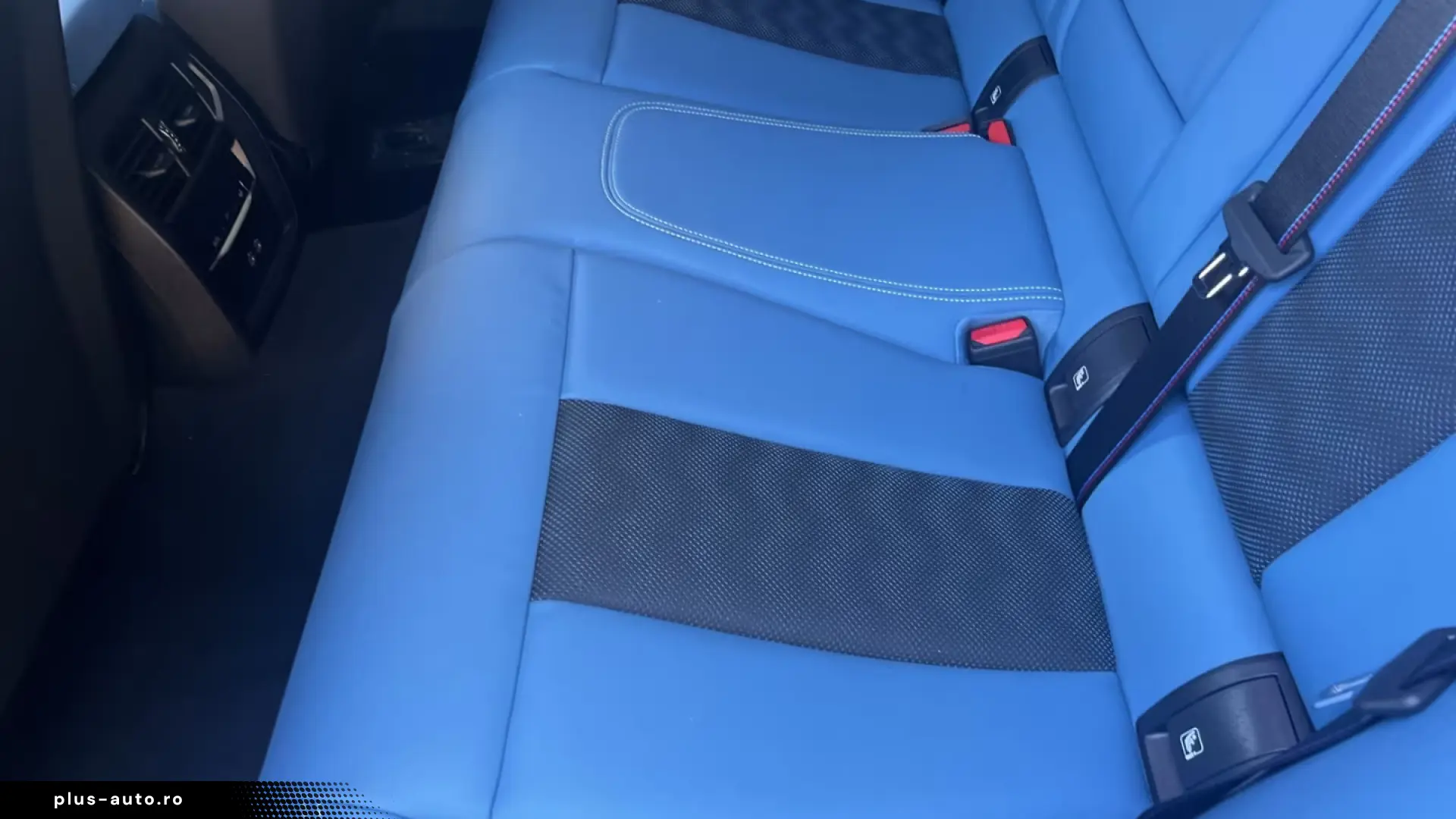 BMW M3 Competition Touring xDrive Blue Interior