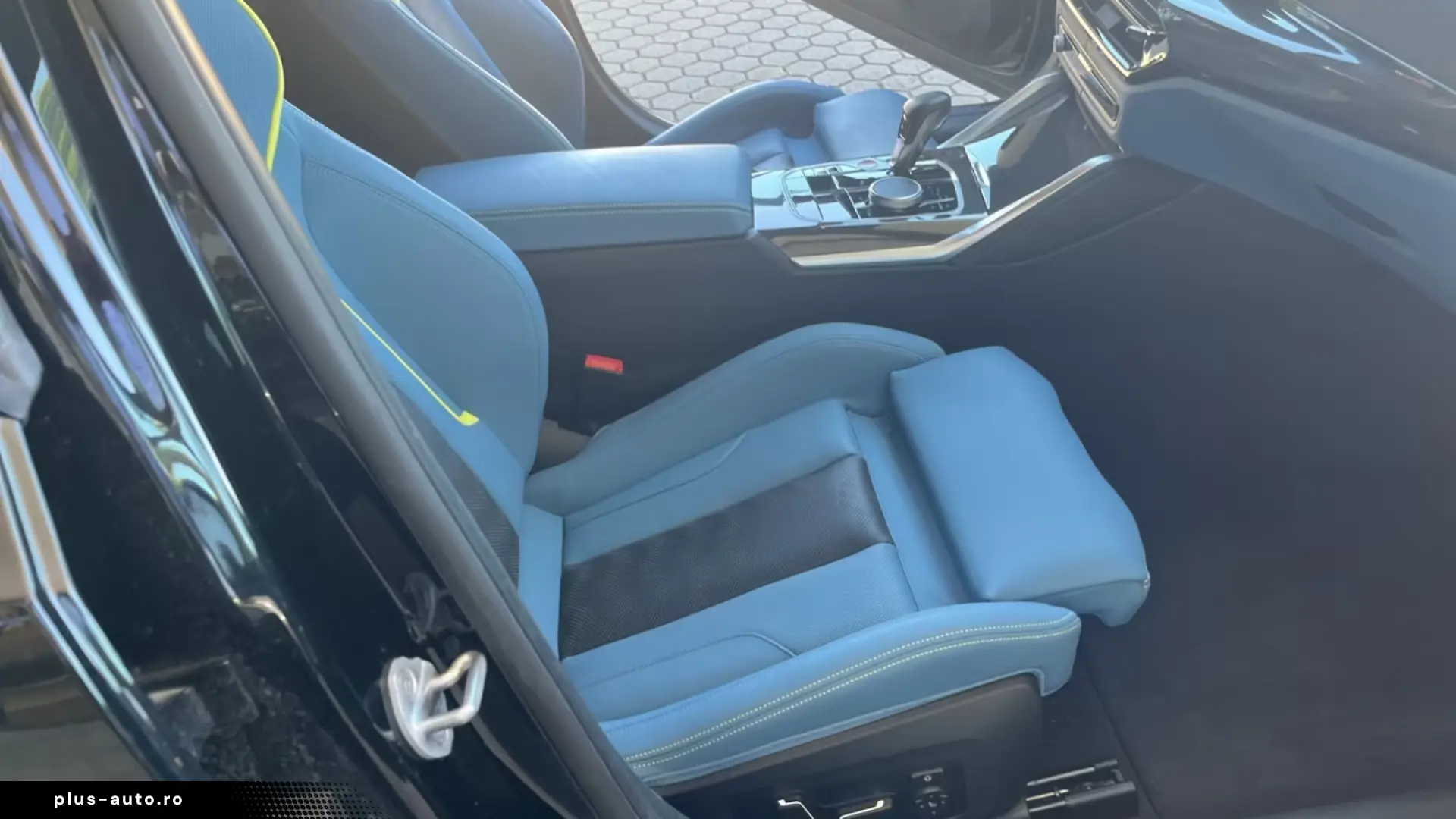 BMW M3 Competition Touring xDrive Blue Interior