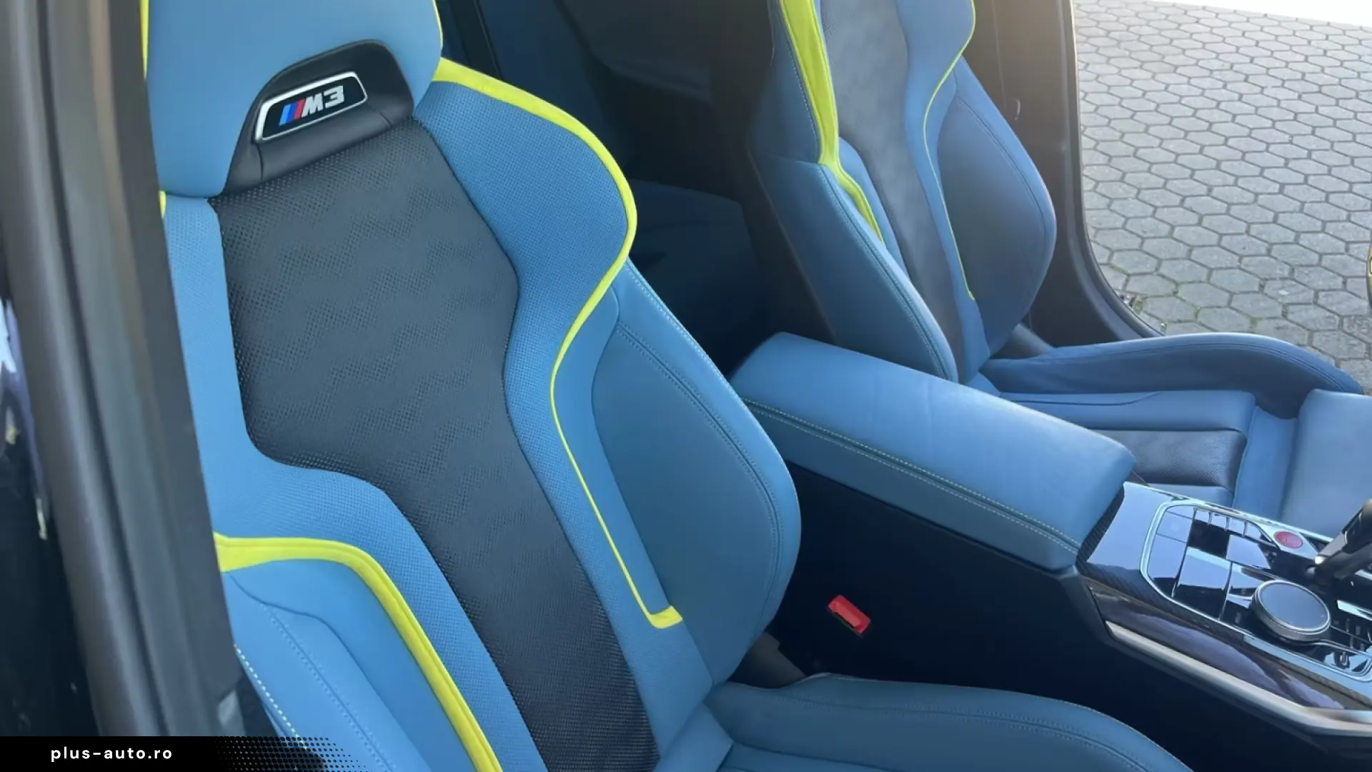 BMW M3 Competition Touring xDrive Blue Interior