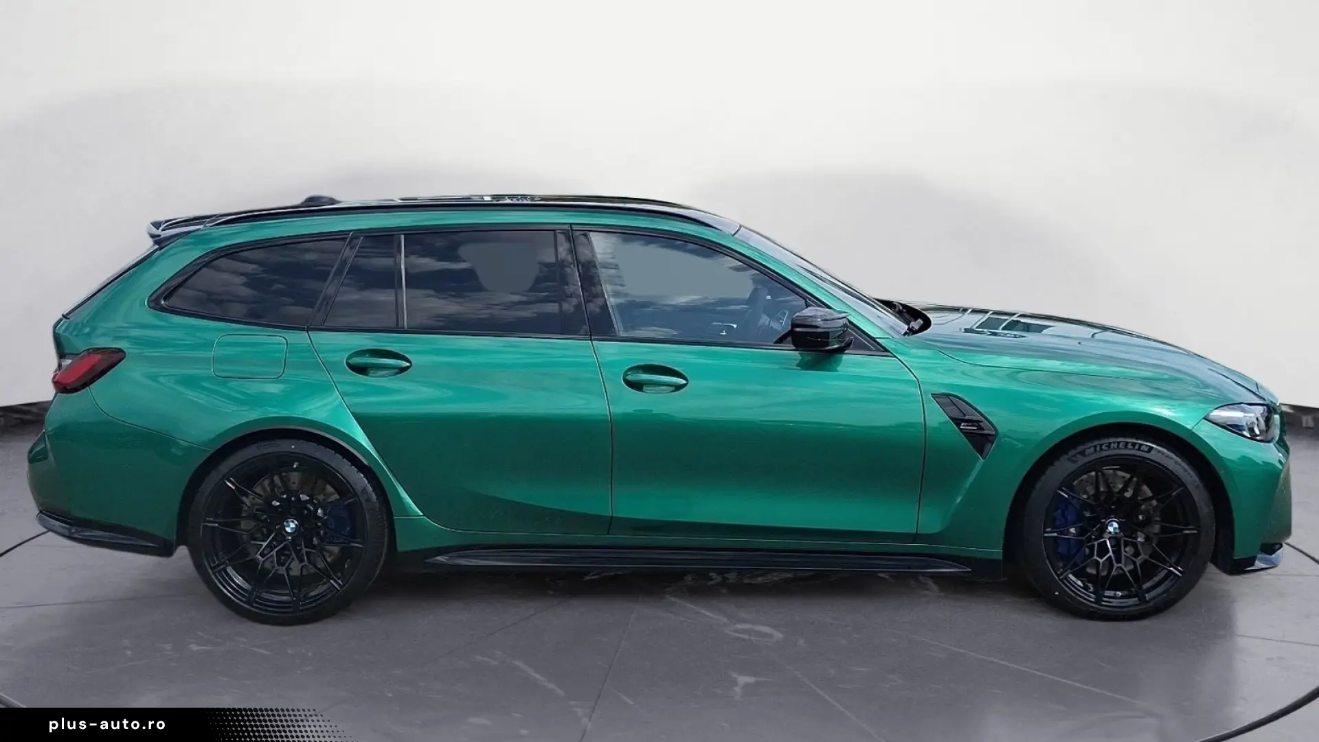 BMW M3 Competition xDrive Touring H&K Blue Interior
