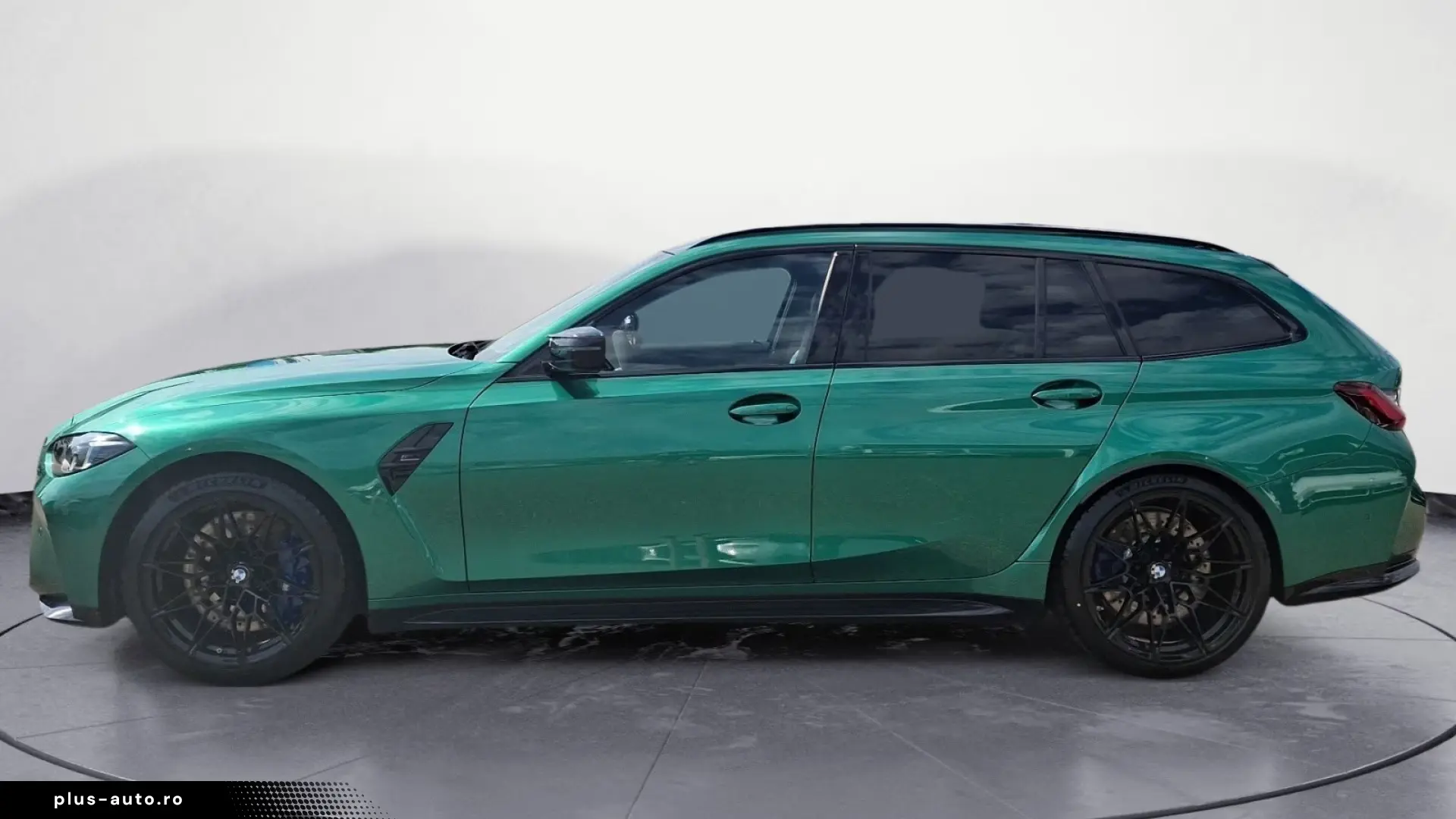 BMW M3 Competition xDrive Touring H&K Blue Interior