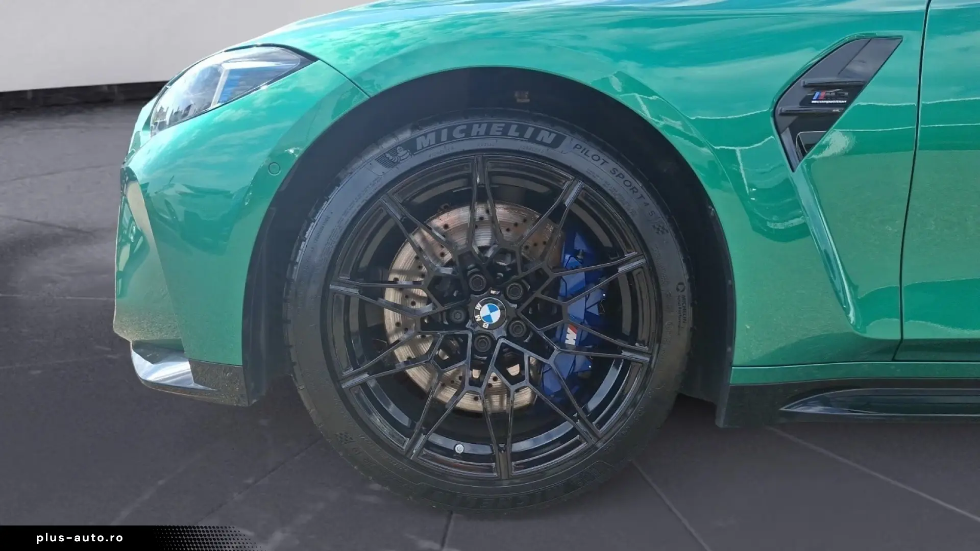 BMW M3 Competition xDrive Touring H&K Blue Interior