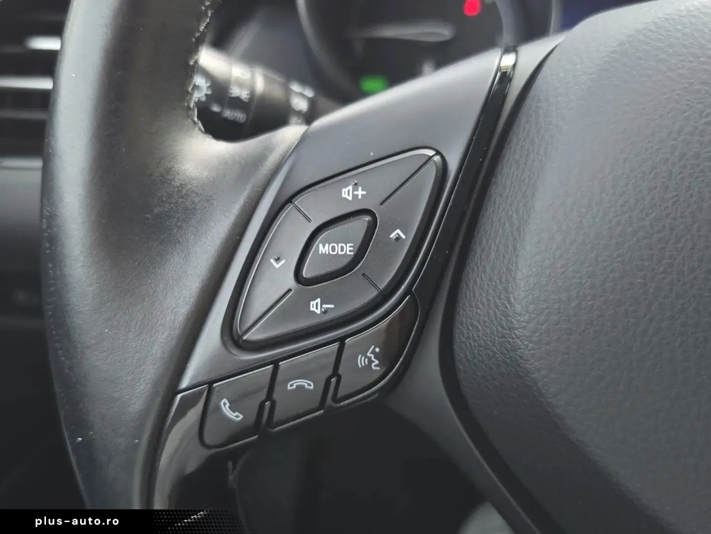Toyota C-HR Hybrid 1.8 C-Lassy