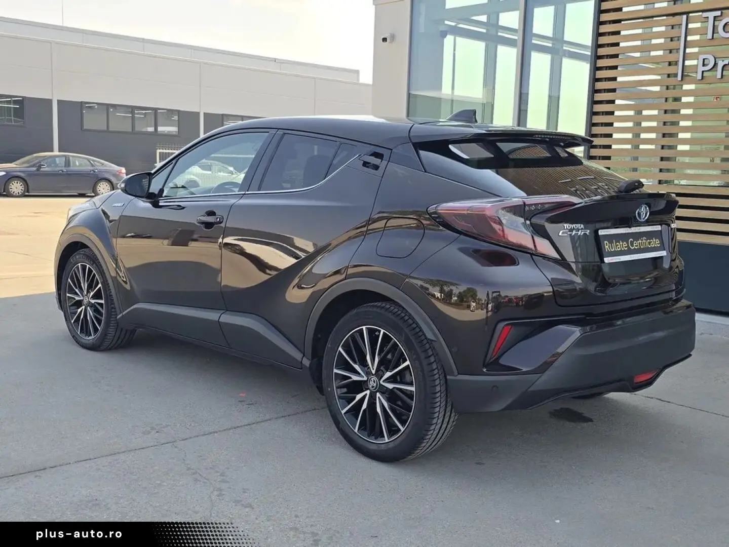 Toyota C-HR Hybrid 1.8 C-Lassy