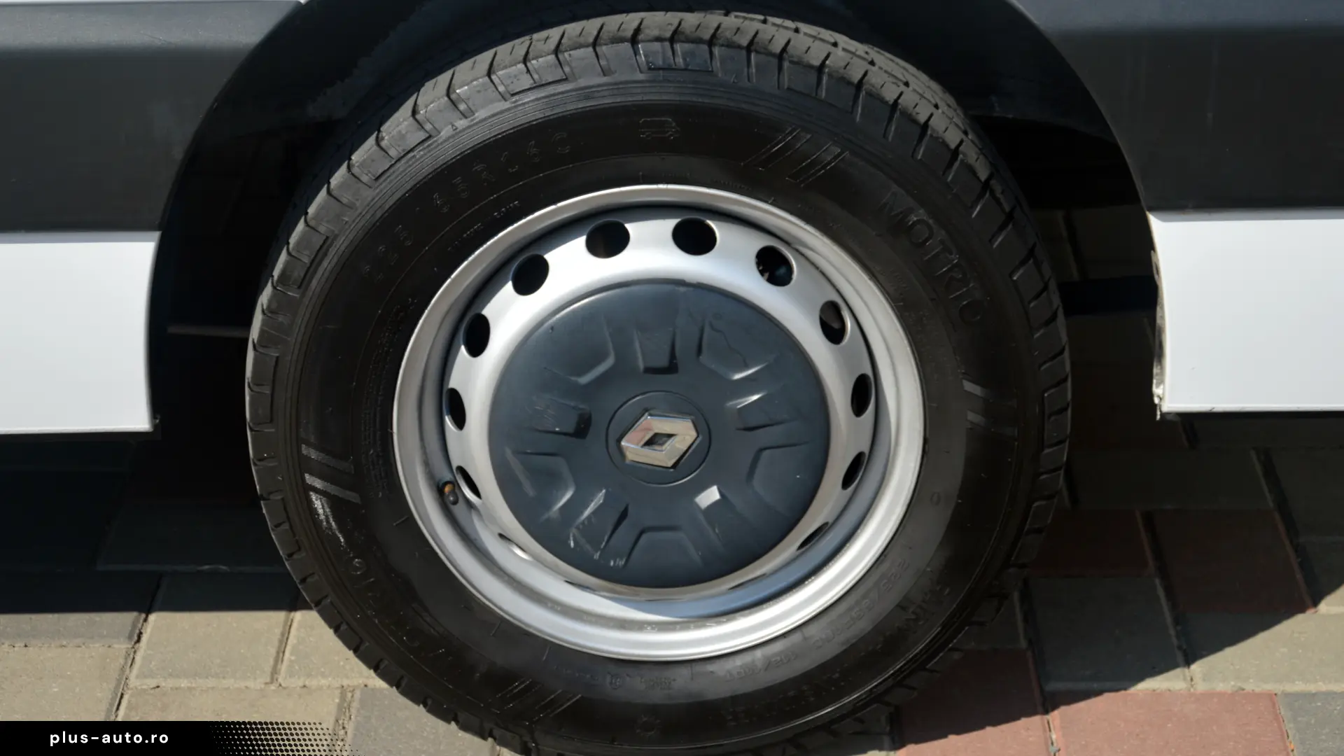 Renault Master 8 1   L3h2   Lift pentru scaune cu rotile