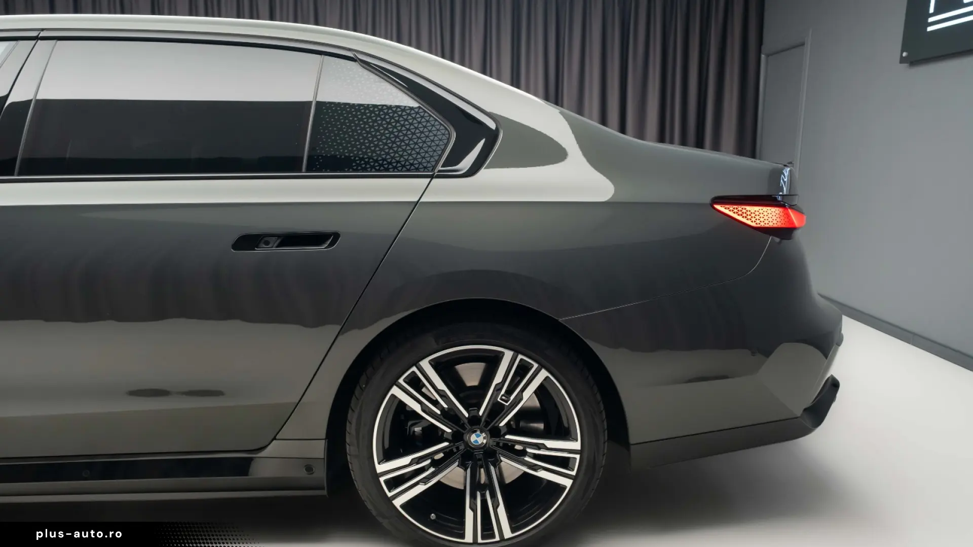 BMW M760