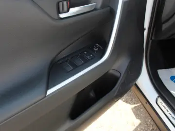 TOYOTA RAV 4 Plug-in Hybrid  4x4 LED ACC Park-Assistent