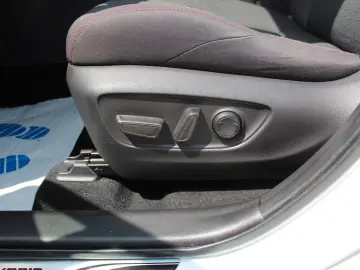 TOYOTA RAV 4 Plug-in Hybrid  4x4 LED ACC Park-Assistent