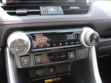 TOYOTA RAV 4 Plug-in Hybrid  4x4 LED ACC Park-Assistent