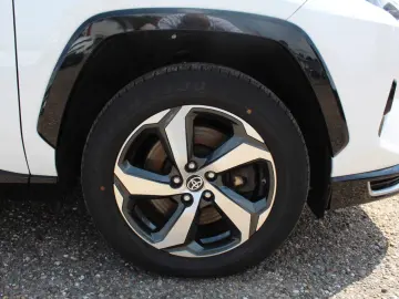 TOYOTA RAV 4 Plug-in Hybrid  4x4 LED ACC Park-Assistent