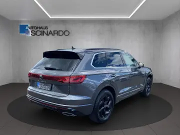 VW Touareg 3.0TDI V6 4Motion R-Line PANO NAVI ACC