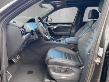 VW Touareg 3.0TDI V6 4Motion R-Line PANO NAVI ACC