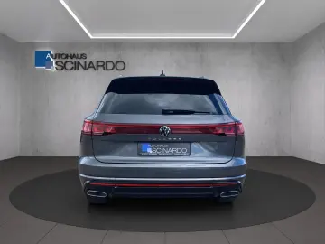 VW Touareg 3.0TDI V6 4Motion R-Line PANO NAVI ACC