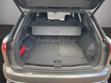 VW Touareg 3.0TDI V6 4Motion R-Line PANO NAVI ACC