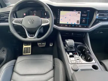 VW Touareg 3.0TDI V6 4Motion R-Line PANO NAVI ACC