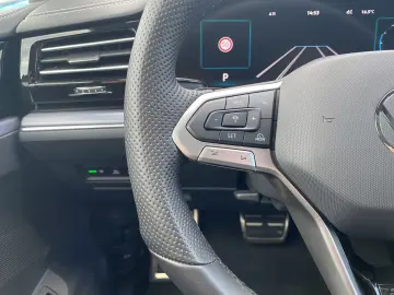 VW Touareg 3.0TDI V6 4Motion R-Line PANO NAVI ACC