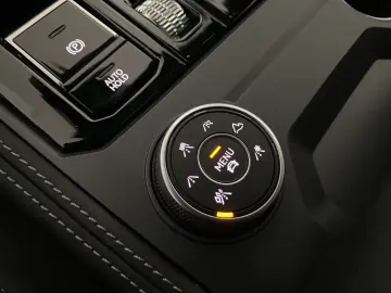 VW Touareg 3.0TDI V6 4Motion R-Line PANO NAVI ACC