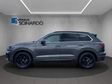 VW Touareg 3.0TDI V6 4Motion R-Line PANO NAVI ACC