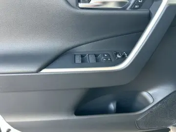 TOYOTA RAV4 2.5 Plug-in-Hybrid 4x4 Technik- und Style