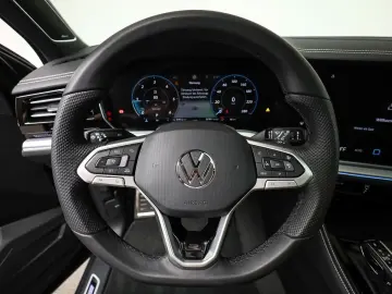 VW Touareg 3.0 TDI 4M DSG R-LINE BLACK-STYLE IQ.LIG