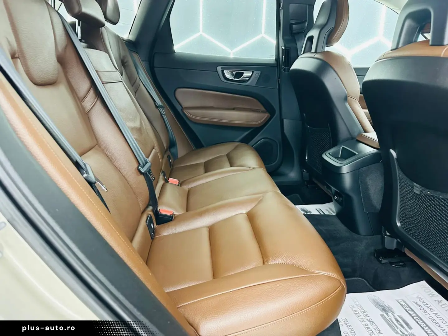 VOLVO XC60 2017 — imagine 7