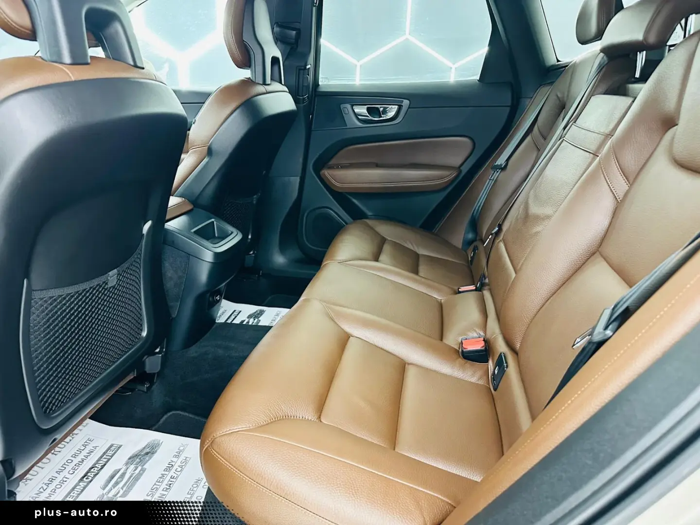 VOLVO XC60 2017 — imagine 13