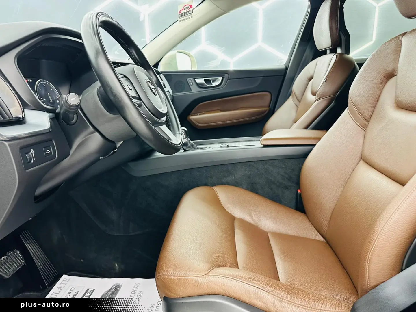 VOLVO XC60 2017 — imagine 15