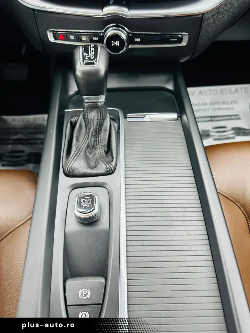VOLVO XC60 2017 — imagine 23
