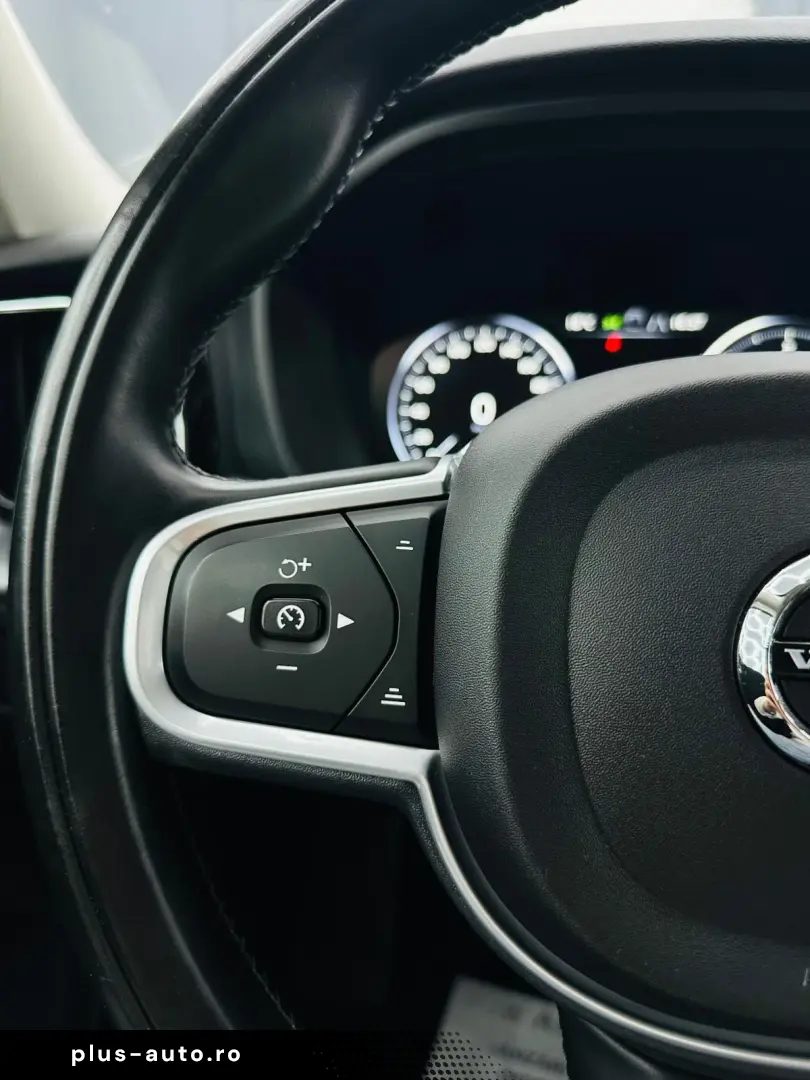 VOLVO XC60 2017 — imagine 26