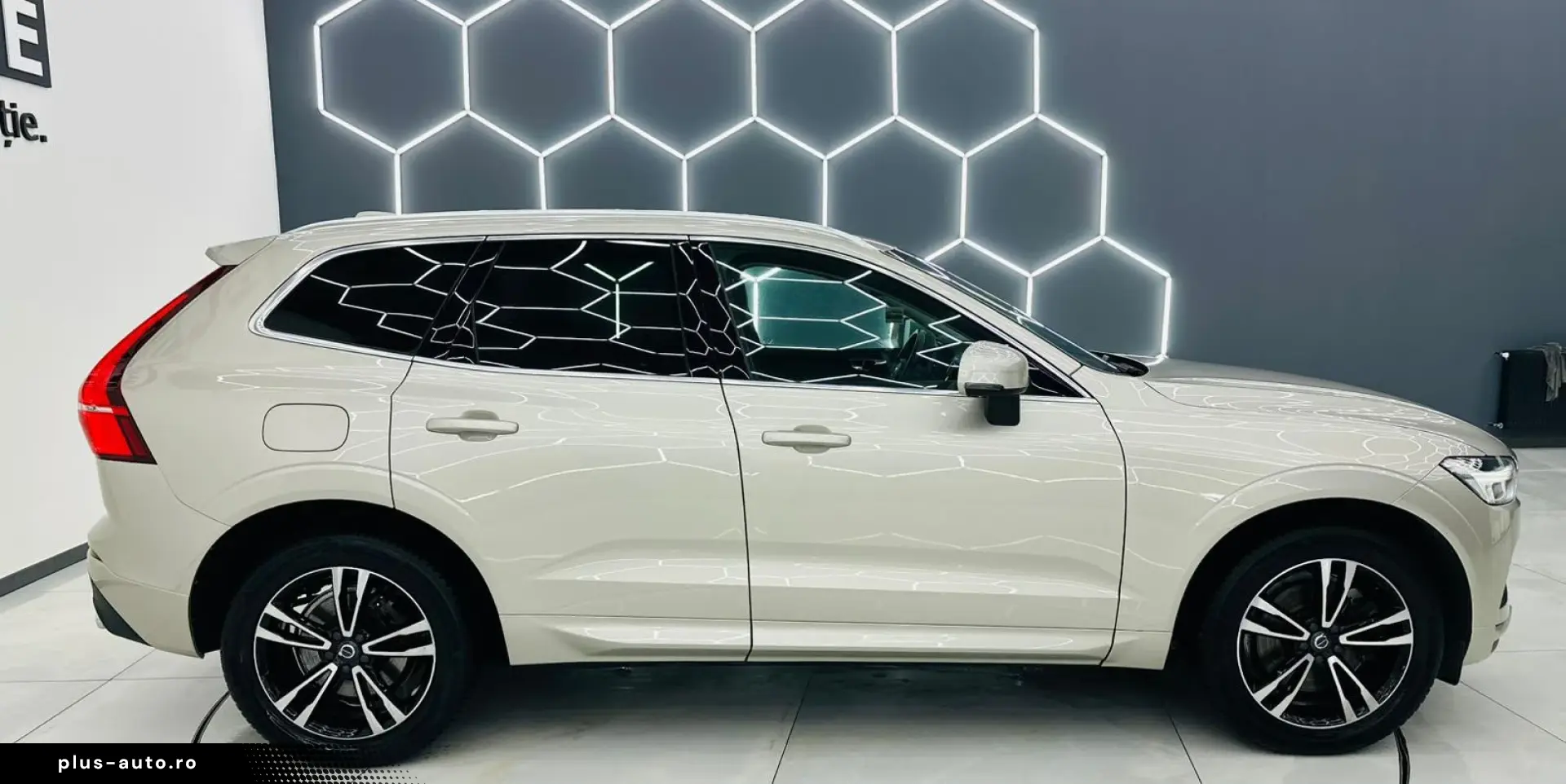 VOLVO XC60 2017 — imagine 33