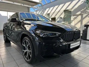 BMW X6 xDrive40d M Sport B&W Sky Lounge Iconic Glow