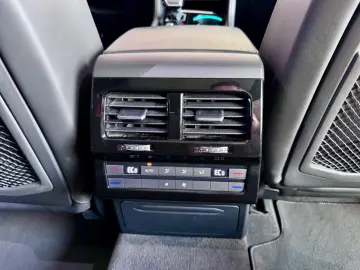 Volkswagen Touareg R-Line Black Style