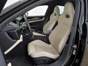 PORSCHE Panamera GTS