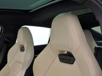 PORSCHE Panamera GTS