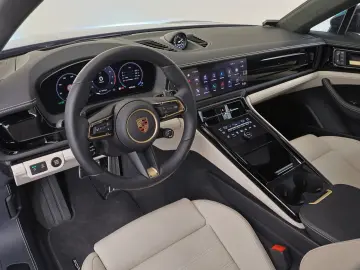 PORSCHE Panamera GTS