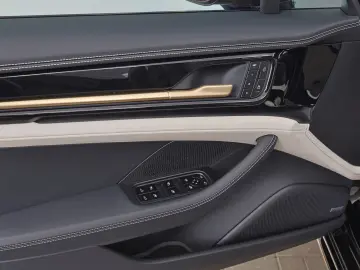 PORSCHE Panamera GTS