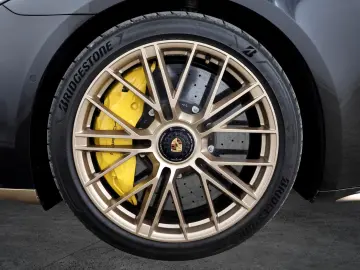 PORSCHE Panamera GTS