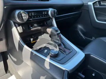 TOYOTA RAV 4 Style Plug-in Hybrid 4x4 2.5L Leder Memory
