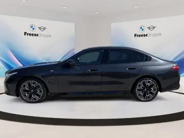BMW 550e xDrive Limousine 360  HEAD-UP