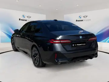 BMW 550e xDrive Limousine 360  HEAD-UP