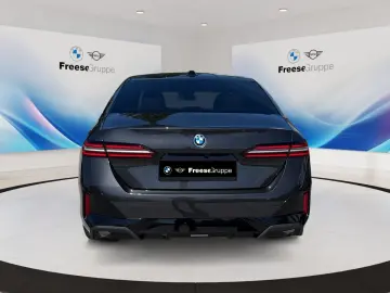 BMW 550e xDrive Limousine 360  HEAD-UP