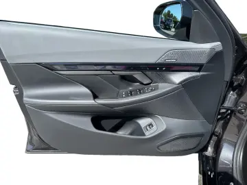 BMW 550e xDrive Limousine 360  HEAD-UP